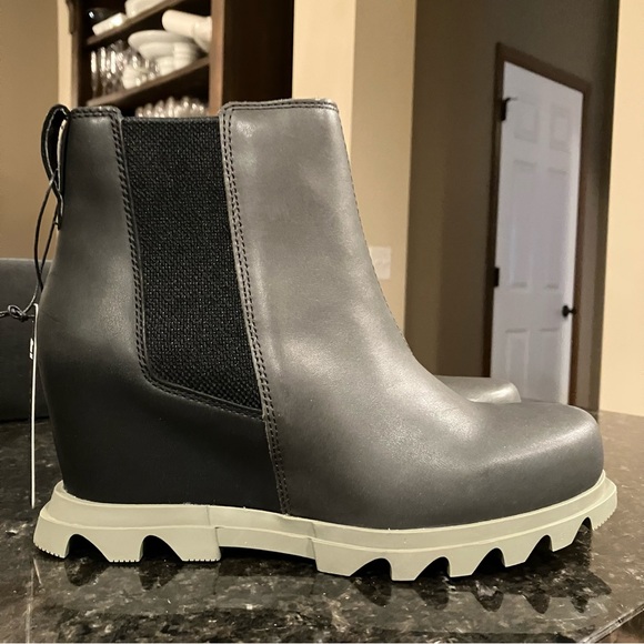 New Sorel Joan of Arctic Wedge III Chelsea Bootie, Waterproof Leather Ankle Boot - Picture 6 of 16